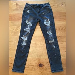 BLACK STONEWASH DISTRESSED SKINNY JEANS